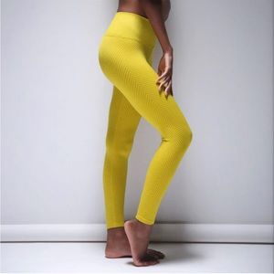 Avocado Shayna Chevron Legging - M/L in Cress Green